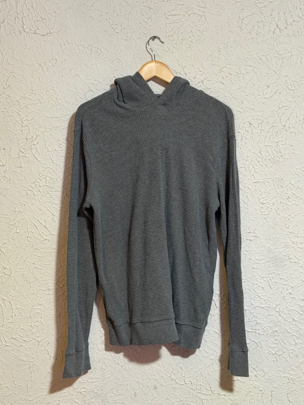 Old Navy Men’s Waffle Knit Hoodie Size Large Gray Pullover Long Sleeve